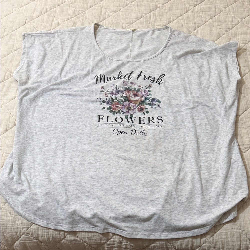 Maurices Gray Floral Graphic Tee